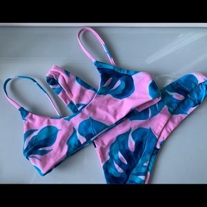 VAYA ISLAND SWIM TOP ONLY!